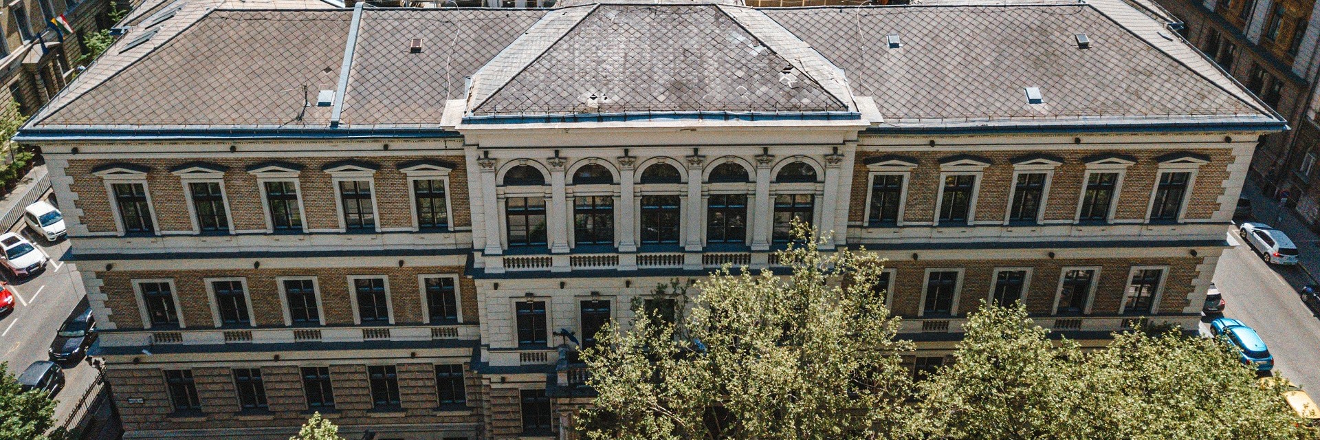 布达佩斯经济大学商务，酒店与旅游学院（FCHT）